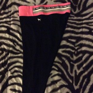 VS Yoga Capri Size Large Fairly new wore 10 mins